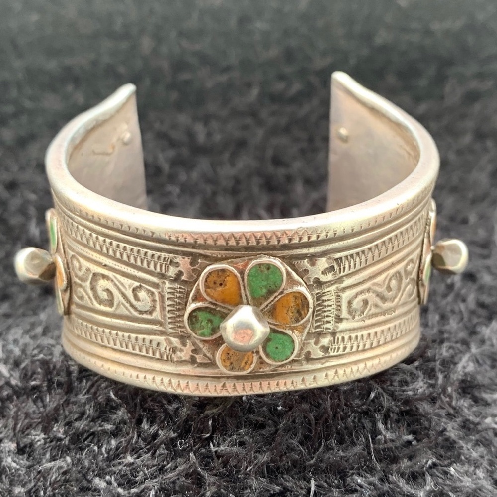 VINTAGE AMAZIGH (BERBER) MOROCCAN SILVER  CUFF